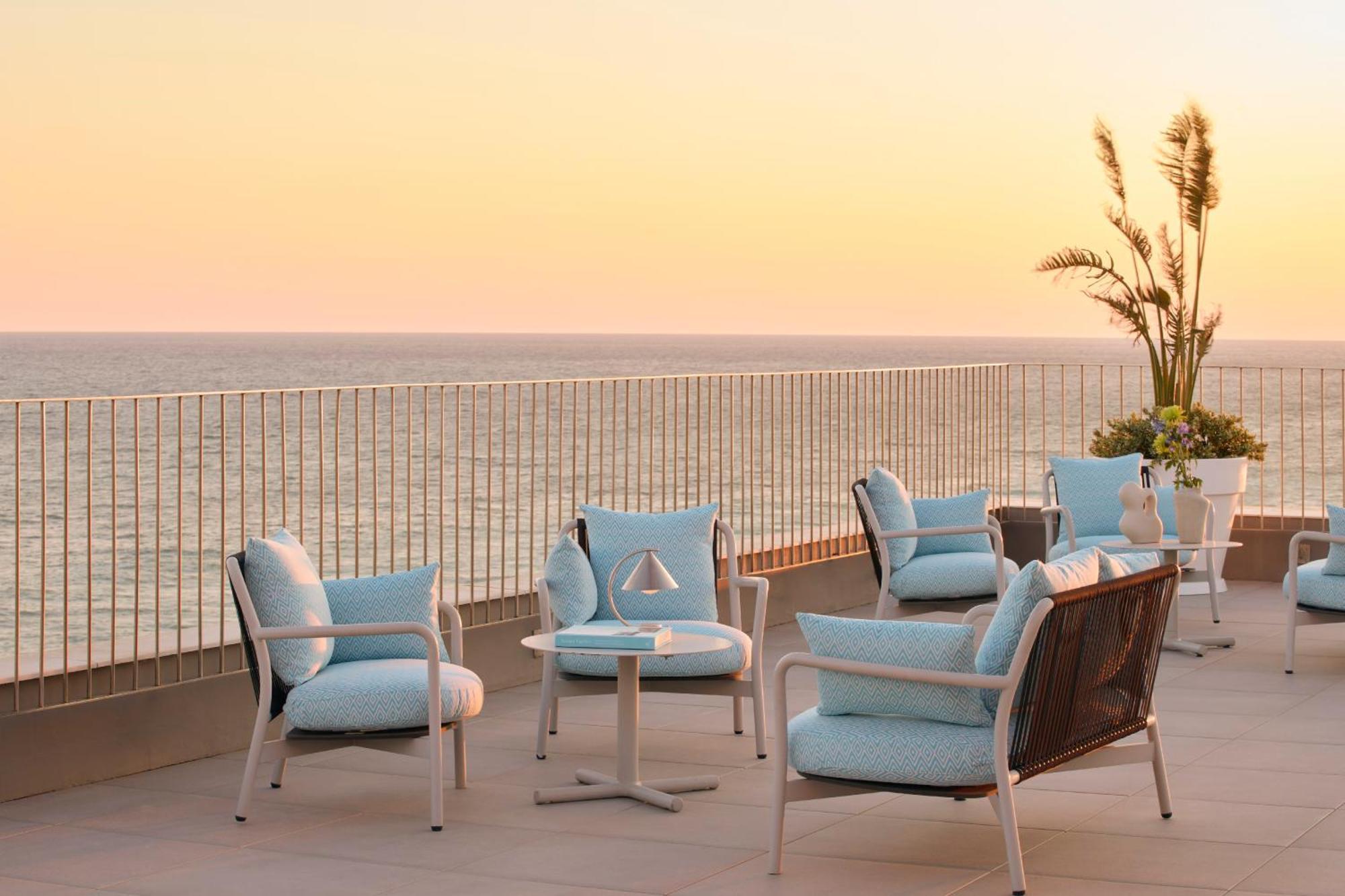 ホテル Me シッチェス テラマール エクステリア 写真 The Terrace at the Westin