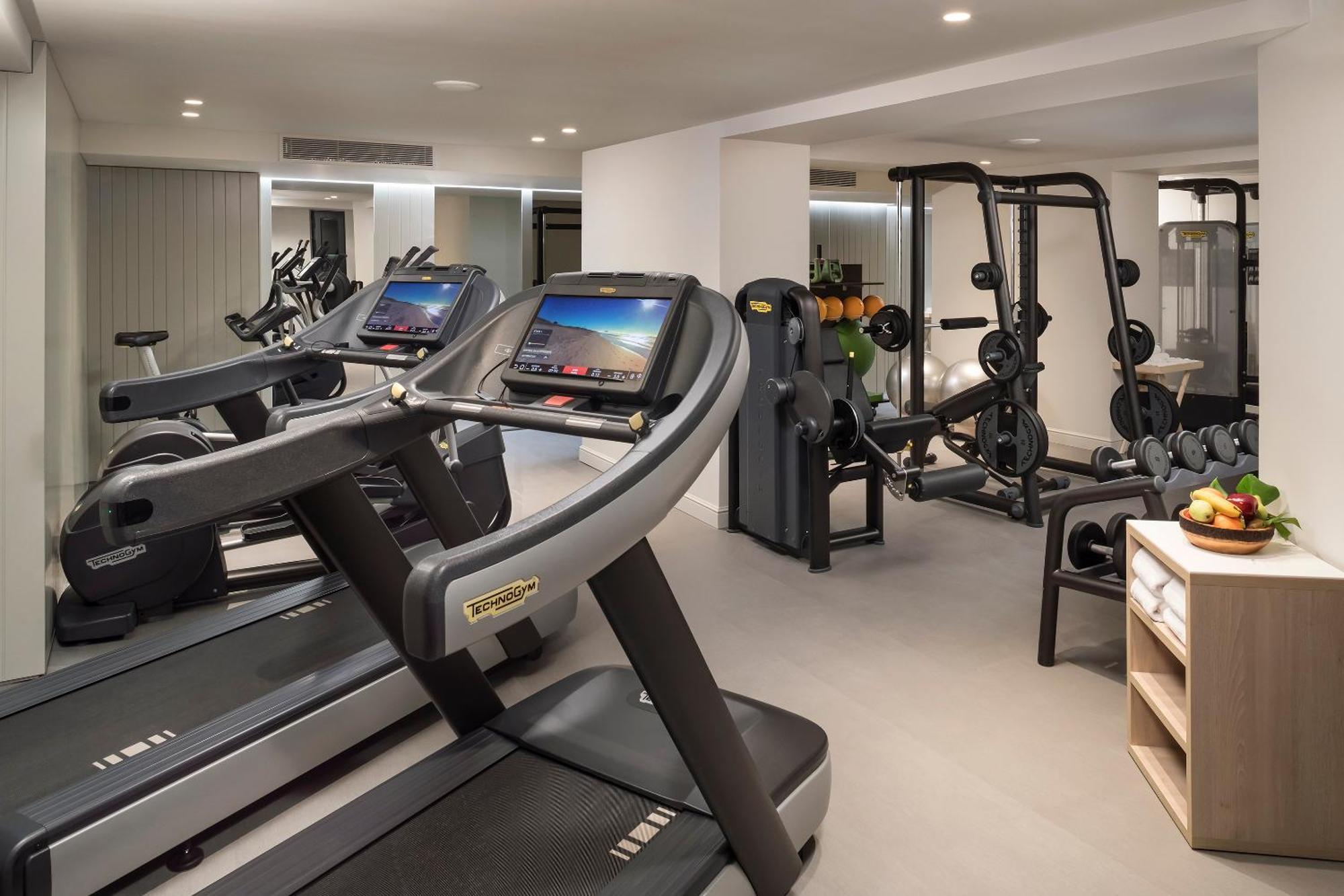 ホテル Me シッチェス テラマール エクステリア 写真 The gym at The Dorchester