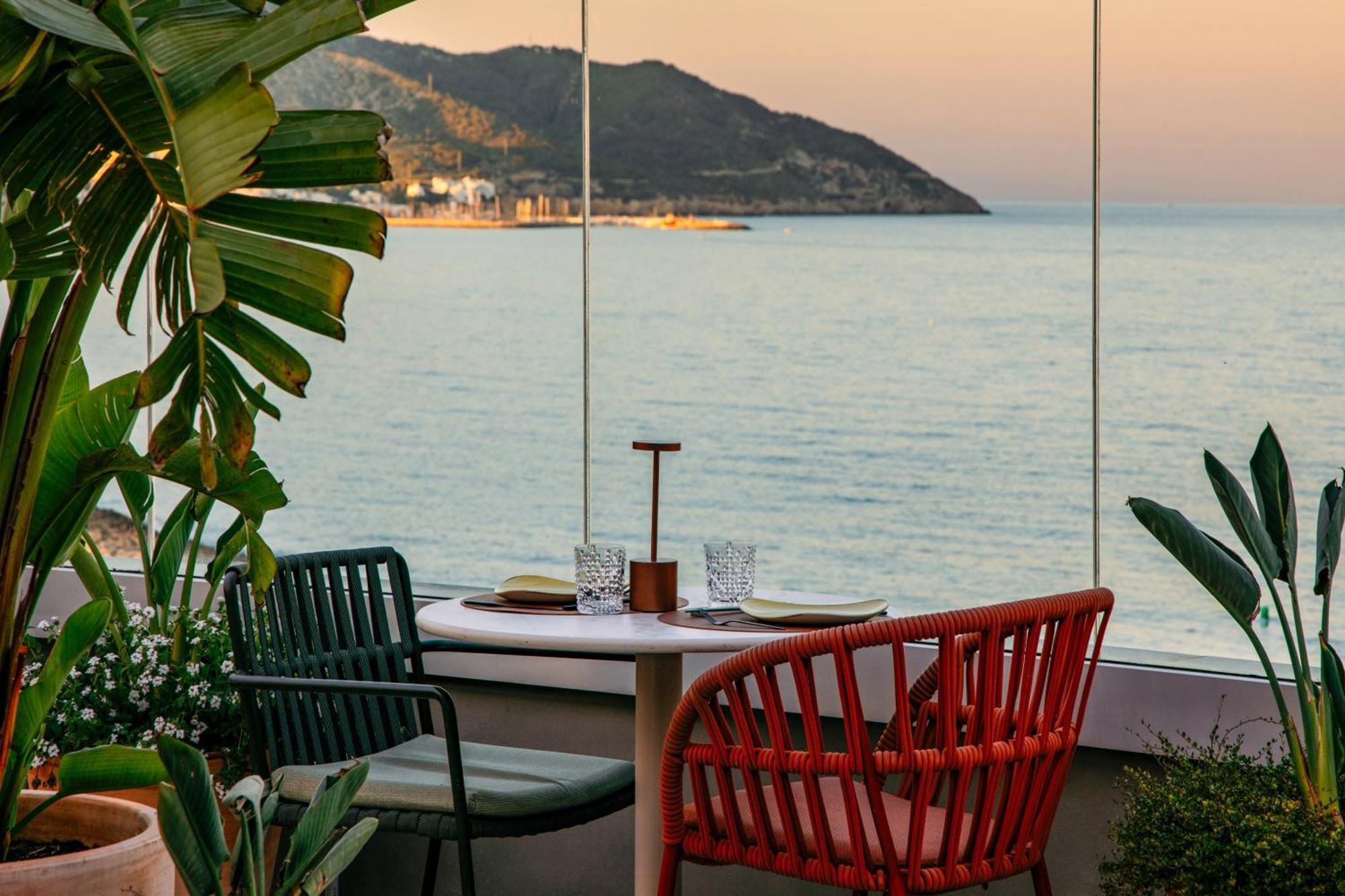 ホテル Me シッチェス テラマール エクステリア 写真 View from the restaurant