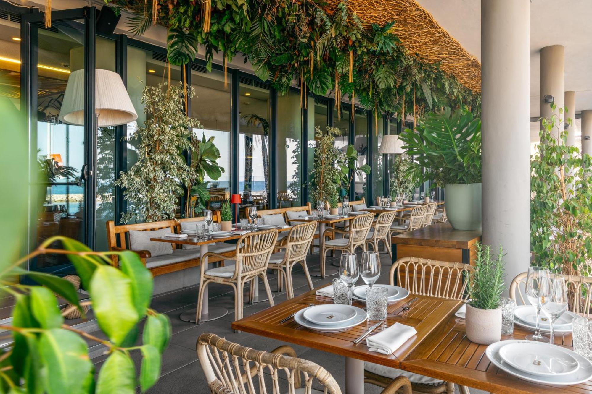 ホテル Me シッチェス テラマール エクステリア 写真 Restaurant